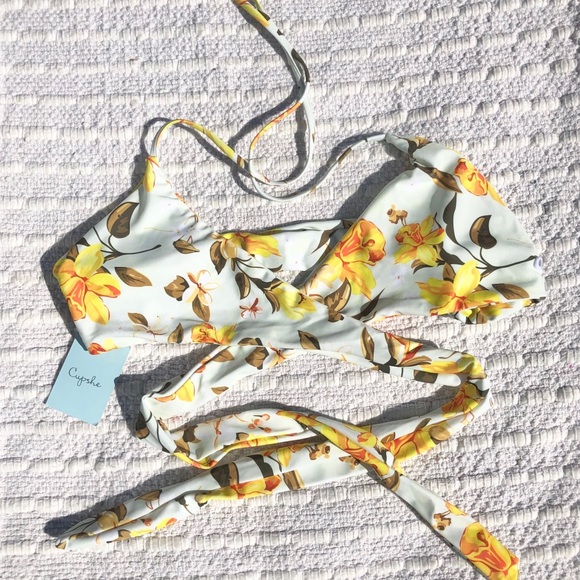 Cupshe Other - 🔥2/$15 Cupshe Floral Cross Wrap Bikini Top